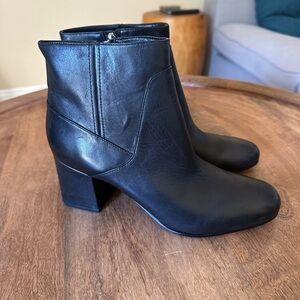 VIA SPIGA Black Leather Ankle Boots with Block Heel Round Toe